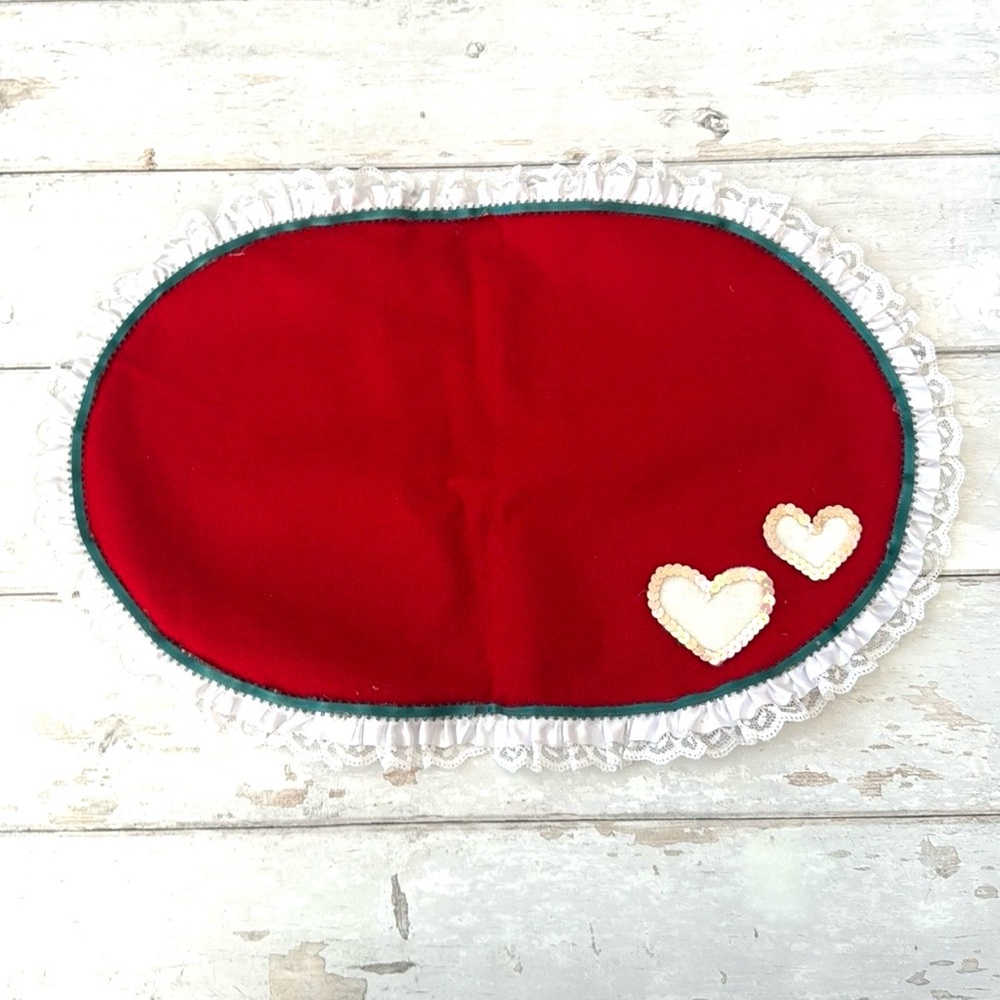 Red White Christmas Tree Skirt Hearts Valentine’s day Placemat 19in x 13in
